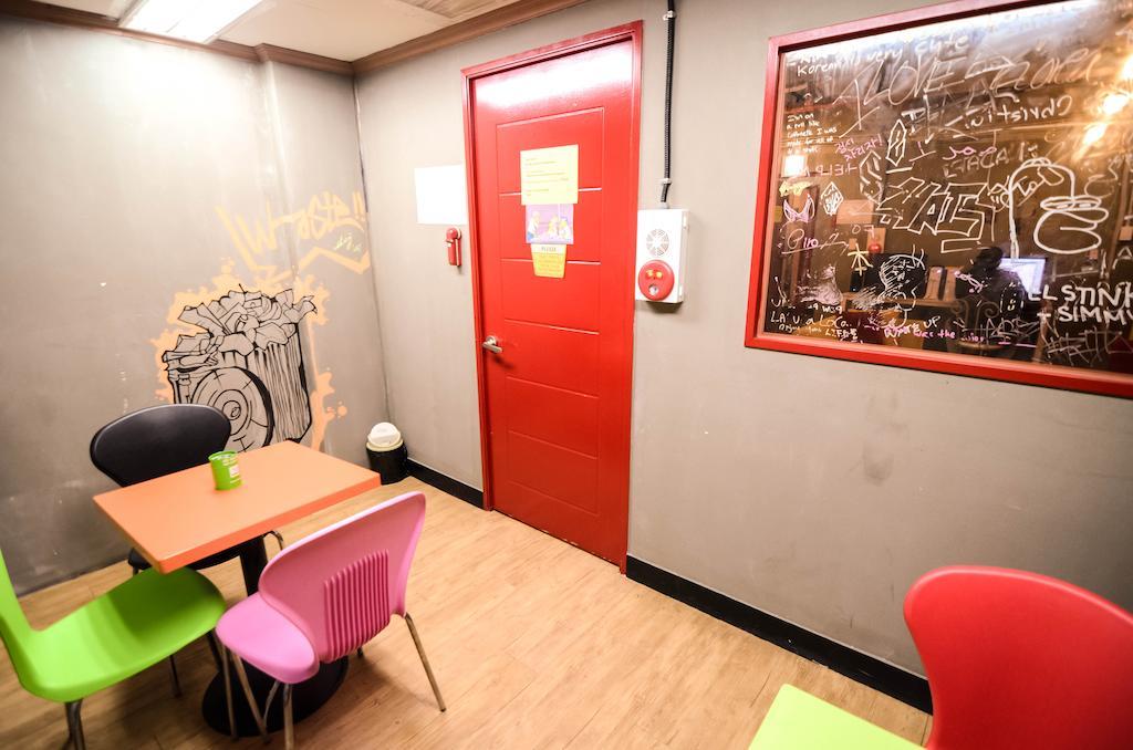 Kimchee Sinchon Guesthouse Seul Zewnętrze zdjęcie