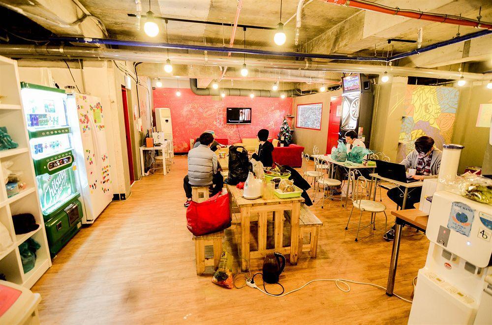 Kimchee Sinchon Guesthouse Seul Zewnętrze zdjęcie