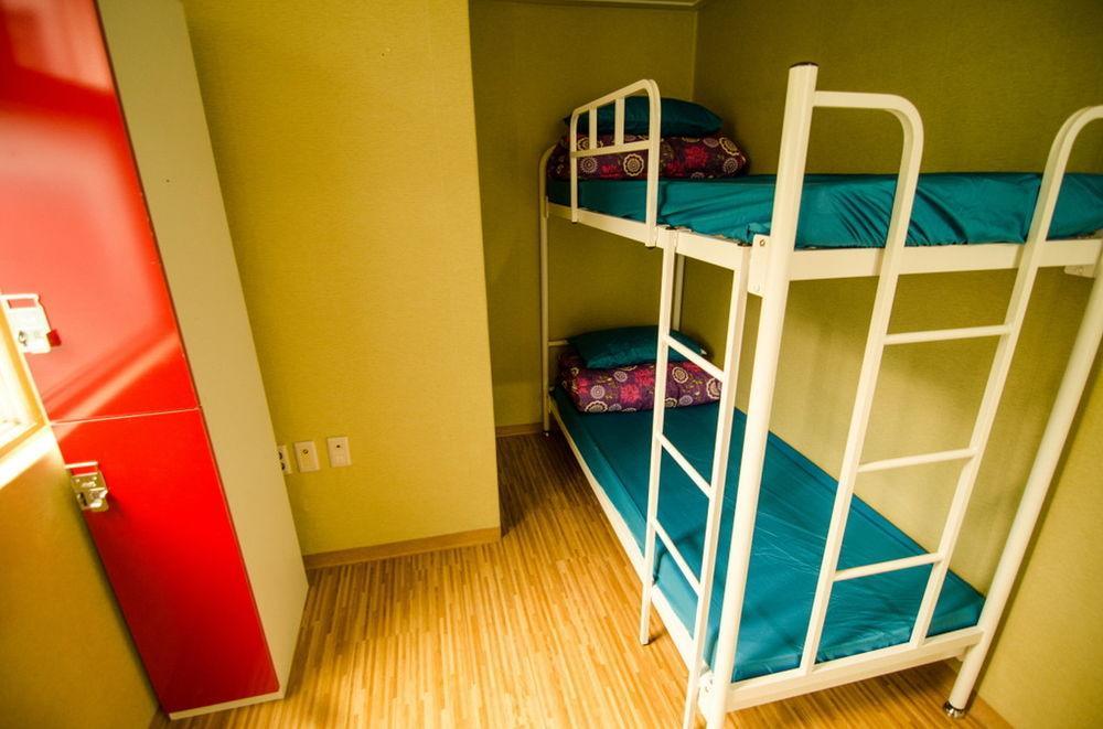 Kimchee Sinchon Guesthouse Seul Zewnętrze zdjęcie
