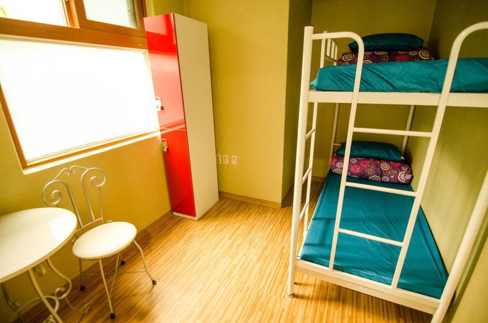 Kimchee Sinchon Guesthouse Seul Zewnętrze zdjęcie