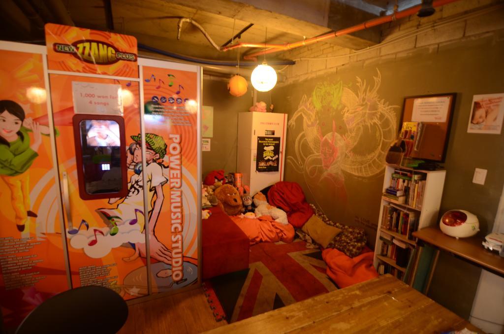 Kimchee Sinchon Guesthouse Seul Zewnętrze zdjęcie