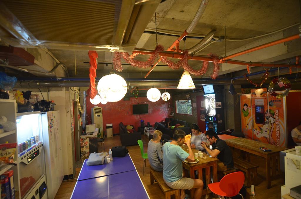 Kimchee Sinchon Guesthouse Seul Zewnętrze zdjęcie