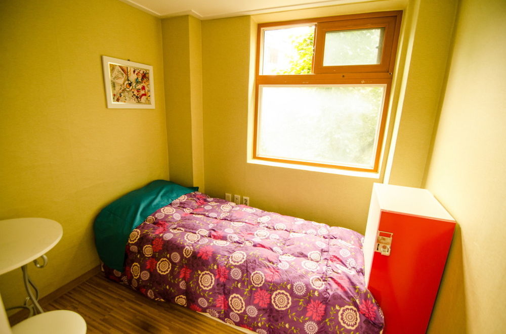 Kimchee Sinchon Guesthouse Seul Zewnętrze zdjęcie